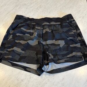 Old Navy Black and Gray Camo Women's Athletic Shorts